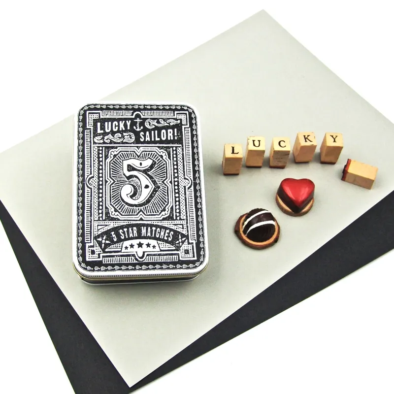 Lata 12 Bombons - Alice Scott