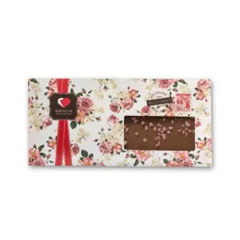 Tablete de Chocolate de Leite com Rosa Cristalizada
