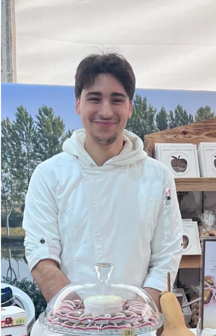 João, Chocolateiro na Chocolateria Delícia